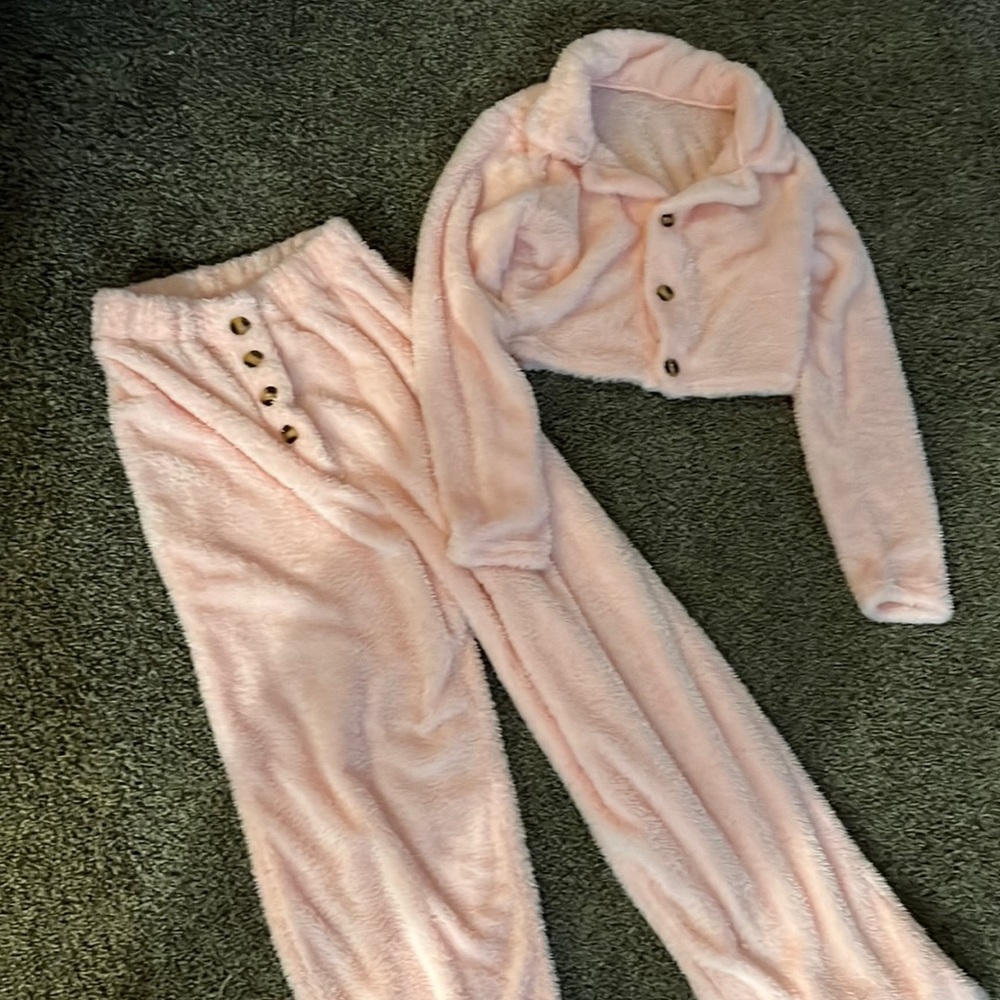 pink soft cropped lounge set